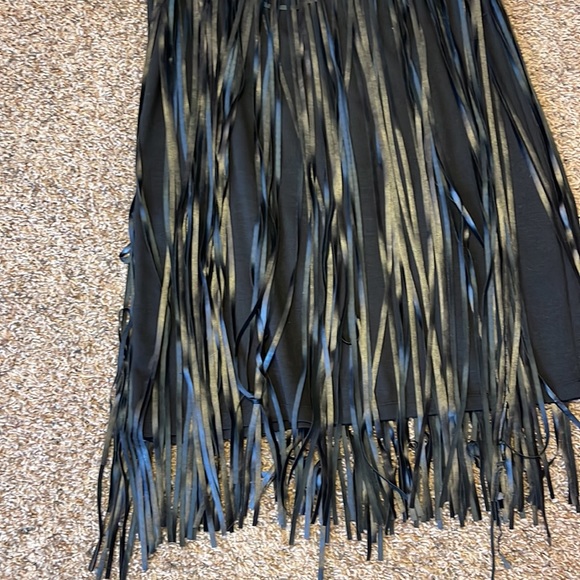Black fringe dress, Chelsea and violet size large - Picture 2 of 4